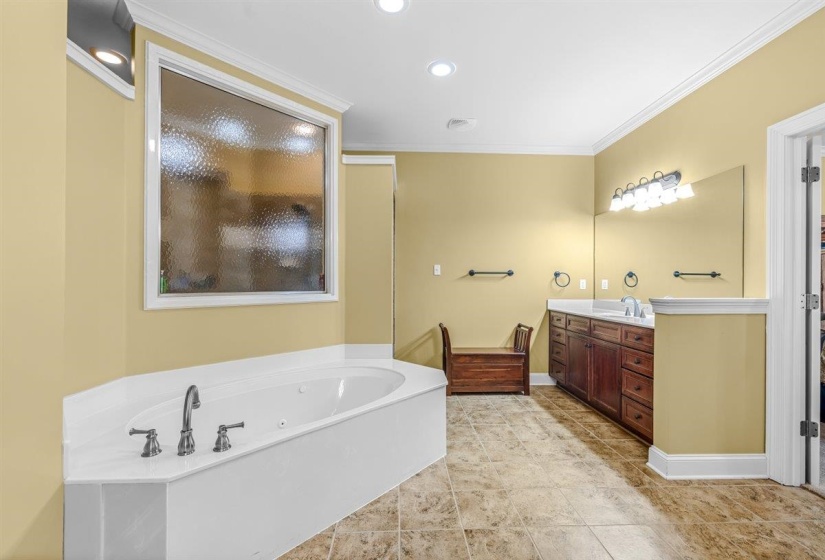 1045 WOODLDAND GLADE CV, Unincorporated, Tennessee 38018, 4 Bedrooms Bedrooms, 11 Rooms Rooms,4.1 BathroomsBathrooms,Residential,For Sale,WOODLDAND GLADE,10224977