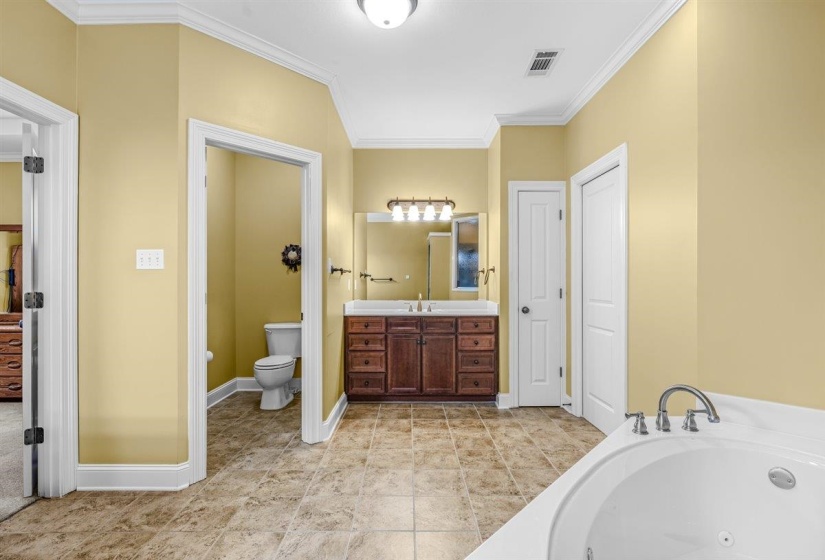 1045 WOODLDAND GLADE CV, Unincorporated, Tennessee 38018, 4 Bedrooms Bedrooms, 11 Rooms Rooms,4.1 BathroomsBathrooms,Residential,For Sale,WOODLDAND GLADE,10224977