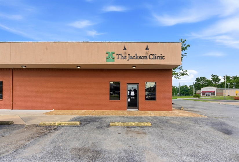 622 MARKET ST, Bolivar, Tennessee 38008-2241, ,Commercial/industrial,For Sale,MARKET,10225002