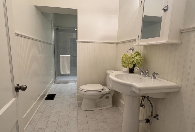 264 MCNEIL ST, Memphis, Tennessee 38112, 6 Bedrooms Bedrooms, 10 Rooms Rooms,3 BathroomsBathrooms,Rental Properties,For Sale,MCNEIL,10225026