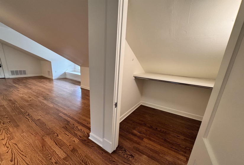 264 MCNEIL ST, Memphis, Tennessee 38112, 6 Bedrooms Bedrooms, 10 Rooms Rooms,3 BathroomsBathrooms,Rental Properties,For Sale,MCNEIL,10225026