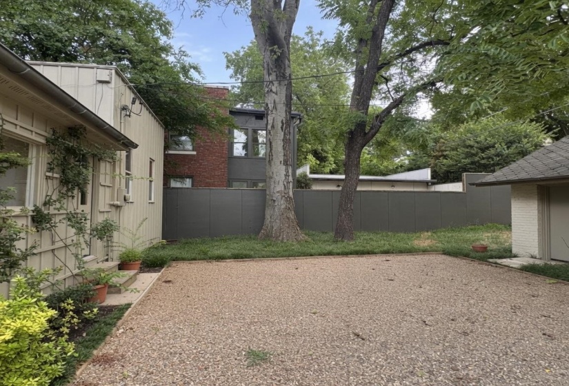 264 MCNEIL ST, Memphis, Tennessee 38112, 6 Bedrooms Bedrooms, 10 Rooms Rooms,3 BathroomsBathrooms,Rental Properties,For Sale,MCNEIL,10225026
