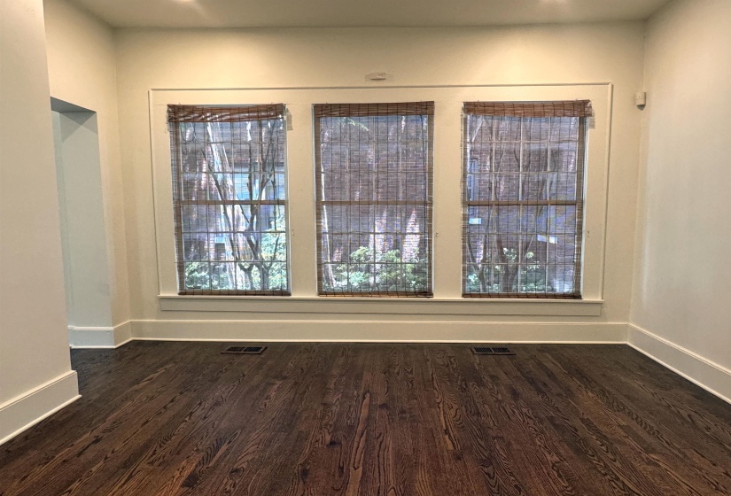 264 MCNEIL ST, Memphis, Tennessee 38112, 6 Bedrooms Bedrooms, 10 Rooms Rooms,3 BathroomsBathrooms,Rental Properties,For Sale,MCNEIL,10225026