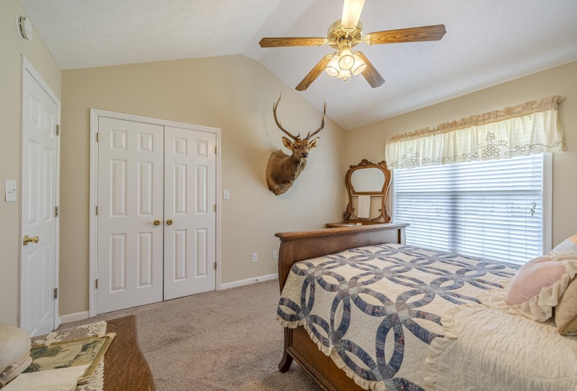335 JORDAN GLEN LN, Savannah, Tennessee 38372, 3 Bedrooms Bedrooms, 8 Rooms Rooms,2 BathroomsBathrooms,Residential,For Sale,JORDAN GLEN,10225008