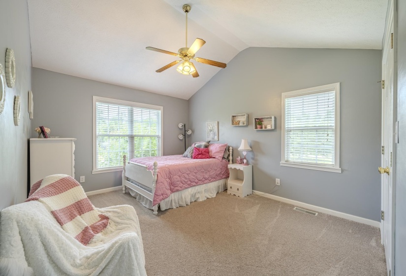 335 JORDAN GLEN LN, Savannah, Tennessee 38372, 3 Bedrooms Bedrooms, 8 Rooms Rooms,2 BathroomsBathrooms,Residential,For Sale,JORDAN GLEN,10225008