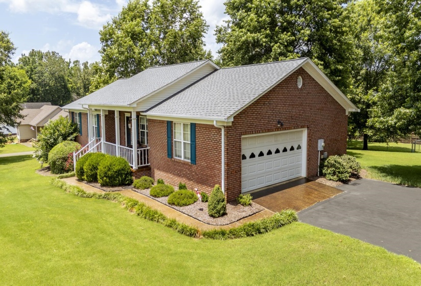 335 JORDAN GLEN LN, Savannah, Tennessee 38372, 3 Bedrooms Bedrooms, 8 Rooms Rooms,2 BathroomsBathrooms,Residential,For Sale,JORDAN GLEN,10225008