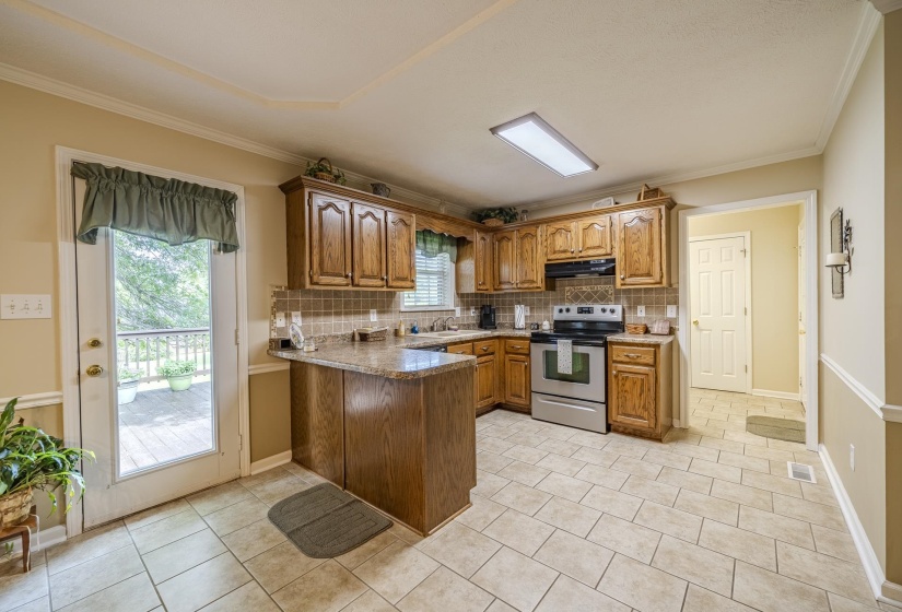 335 JORDAN GLEN LN, Savannah, Tennessee 38372, 3 Bedrooms Bedrooms, 8 Rooms Rooms,2 BathroomsBathrooms,Residential,For Sale,JORDAN GLEN,10225008