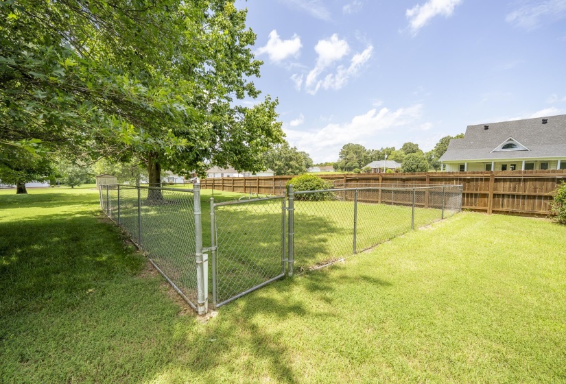 335 JORDAN GLEN LN, Savannah, Tennessee 38372, 3 Bedrooms Bedrooms, 8 Rooms Rooms,2 BathroomsBathrooms,Residential,For Sale,JORDAN GLEN,10225008
