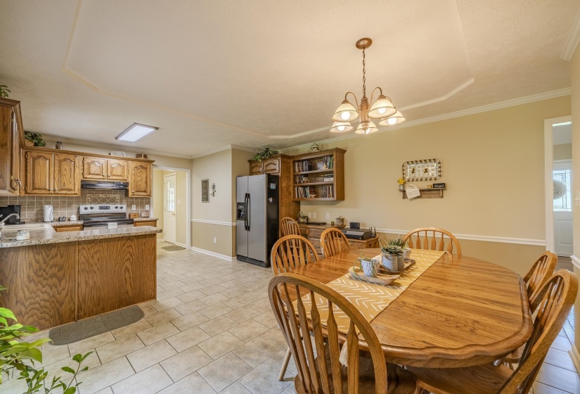 335 JORDAN GLEN LN, Savannah, Tennessee 38372, 3 Bedrooms Bedrooms, 8 Rooms Rooms,2 BathroomsBathrooms,Residential,For Sale,JORDAN GLEN,10225008