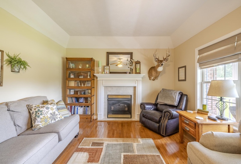 335 JORDAN GLEN LN, Savannah, Tennessee 38372, 3 Bedrooms Bedrooms, 8 Rooms Rooms,2 BathroomsBathrooms,Residential,For Sale,JORDAN GLEN,10225008