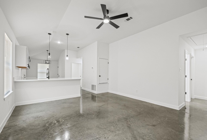 848 BRANDYWINE BLVD, Memphis, Tennessee 38127, 4 Bedrooms Bedrooms, 6 Rooms Rooms,2 BathroomsBathrooms,Residential,For Sale,BRANDYWINE,10225010