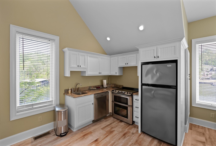 45 MARINER PT, Savannah, Tennessee 38372, 6 Bedrooms Bedrooms, 10 Rooms Rooms,6.1 BathroomsBathrooms,Residential,For Sale,MARINER,10225013