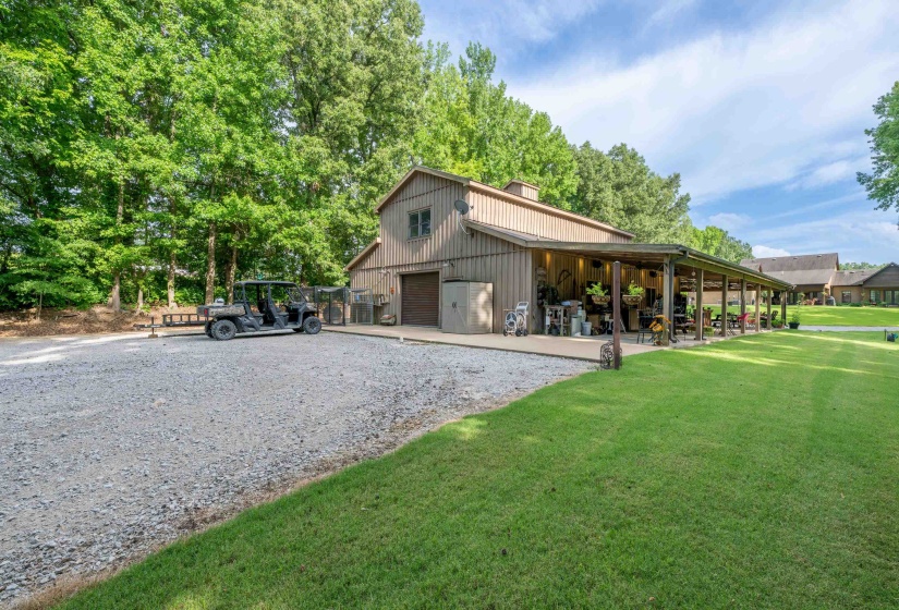 584 BARNETT HALL RD, Unincorporated, Tennessee 38019, 4 Bedrooms Bedrooms, 12 Rooms Rooms,3 BathroomsBathrooms,Residential,For Sale,BARNETT HALL,10225017