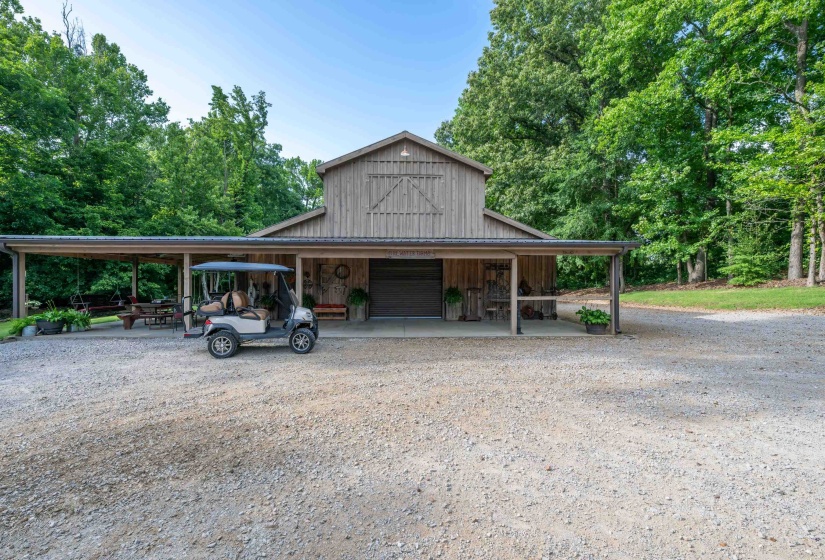 584 BARNETT HALL RD, Unincorporated, Tennessee 38019, 4 Bedrooms Bedrooms, 12 Rooms Rooms,3 BathroomsBathrooms,Residential,For Sale,BARNETT HALL,10225017