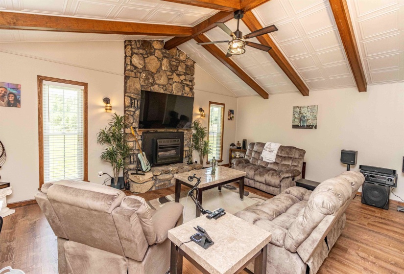 1845 POWELL CHAPEL RD, Middleton, Tennessee 38052, 3 Bedrooms Bedrooms, 6 Rooms Rooms,2 BathroomsBathrooms,Residential,For Sale,POWELL CHAPEL,10225019