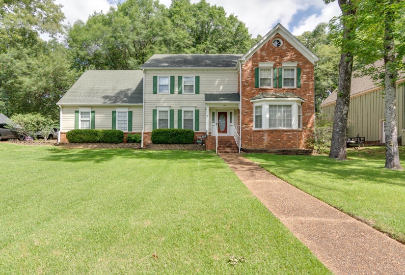 139 WALNUT BEND RD, Memphis, Tennessee 38018, 5 Bedrooms Bedrooms, 9 Rooms Rooms,2.1 BathroomsBathrooms,Residential,For Sale,WALNUT BEND,10225021