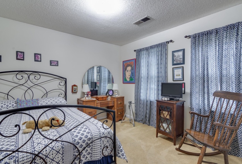 139 WALNUT BEND RD, Memphis, Tennessee 38018, 5 Bedrooms Bedrooms, 9 Rooms Rooms,2.1 BathroomsBathrooms,Residential,For Sale,WALNUT BEND,10225021