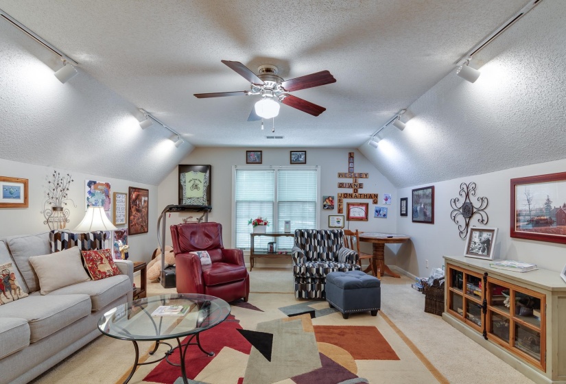 139 WALNUT BEND RD, Memphis, Tennessee 38018, 5 Bedrooms Bedrooms, 9 Rooms Rooms,2.1 BathroomsBathrooms,Residential,For Sale,WALNUT BEND,10225021