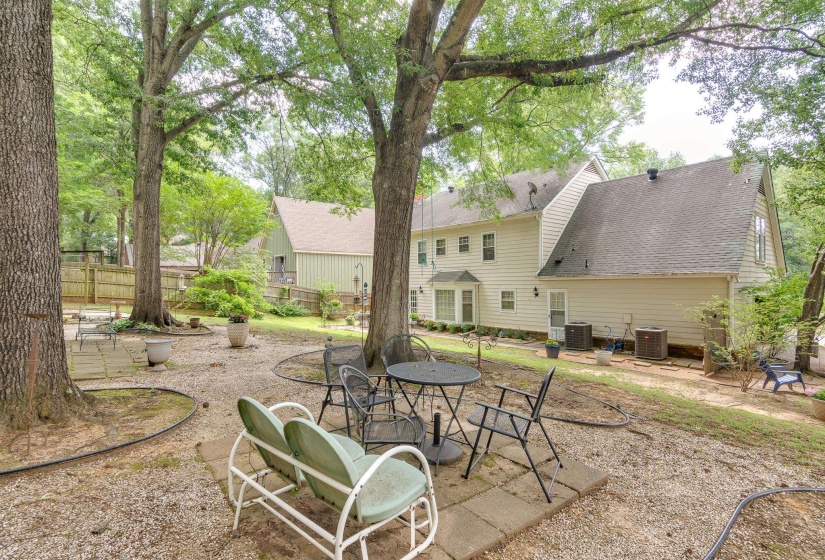 139 WALNUT BEND RD, Memphis, Tennessee 38018, 5 Bedrooms Bedrooms, 9 Rooms Rooms,2.1 BathroomsBathrooms,Residential,For Sale,WALNUT BEND,10225021