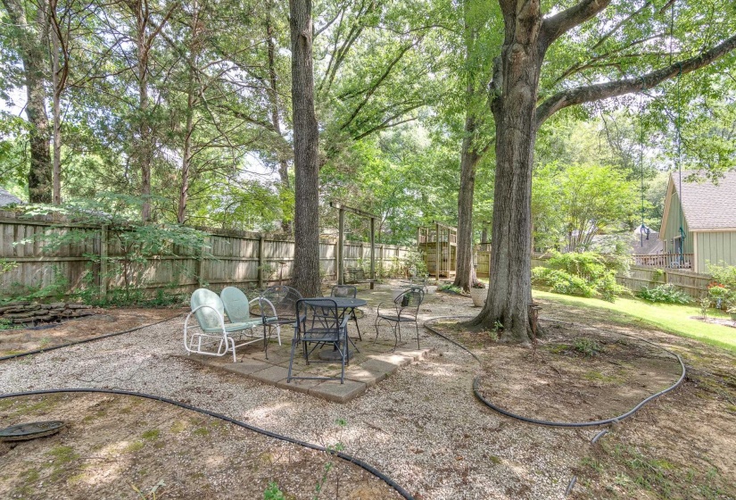 139 WALNUT BEND RD, Memphis, Tennessee 38018, 5 Bedrooms Bedrooms, 9 Rooms Rooms,2.1 BathroomsBathrooms,Residential,For Sale,WALNUT BEND,10225021
