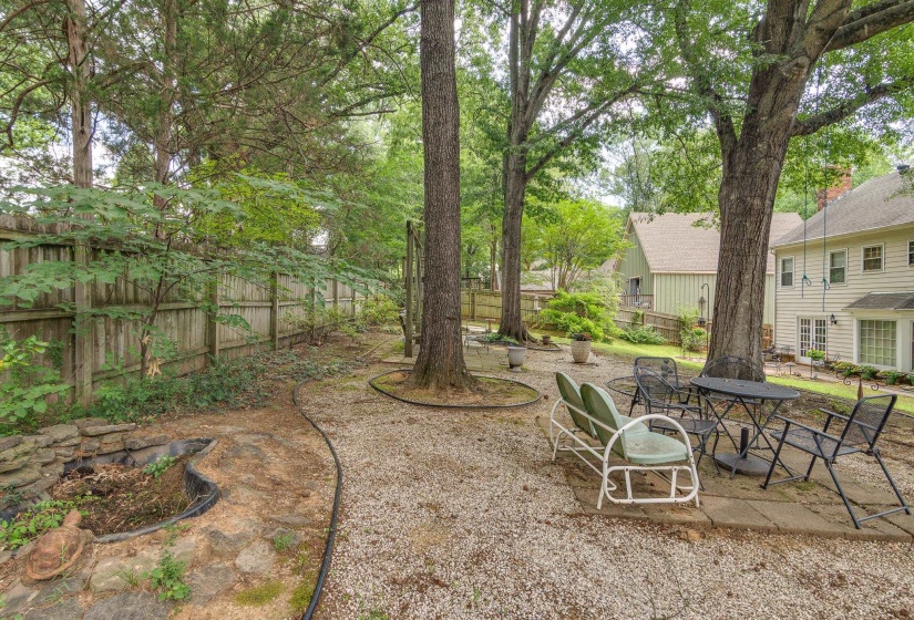 139 WALNUT BEND RD, Memphis, Tennessee 38018, 5 Bedrooms Bedrooms, 9 Rooms Rooms,2.1 BathroomsBathrooms,Residential,For Sale,WALNUT BEND,10225021