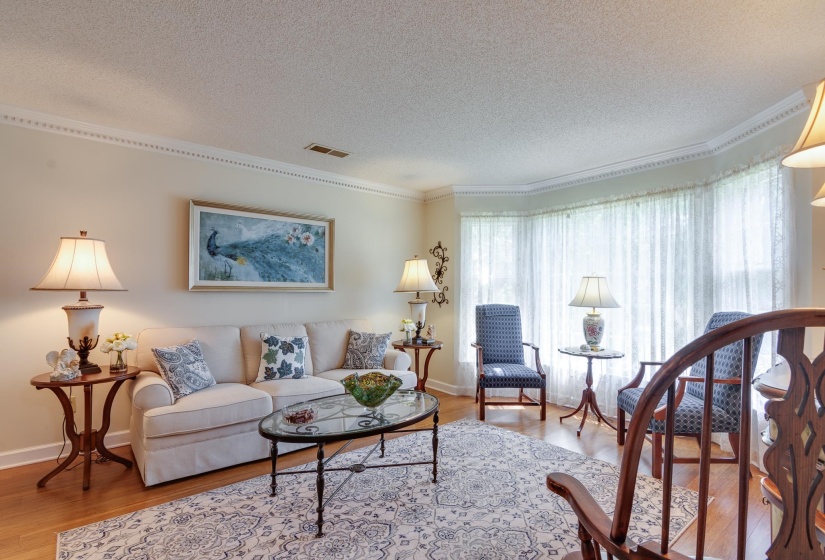 139 WALNUT BEND RD, Memphis, Tennessee 38018, 5 Bedrooms Bedrooms, 9 Rooms Rooms,2.1 BathroomsBathrooms,Residential,For Sale,WALNUT BEND,10225021