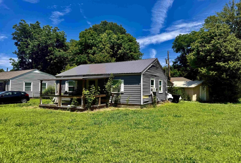 25 LAGRANGE ST, Moscow, Tennessee 38057, 1 Bedroom Bedrooms, 4 Rooms Rooms,1 BathroomBathrooms,Residential,For Sale,LAGRANGE,10225023