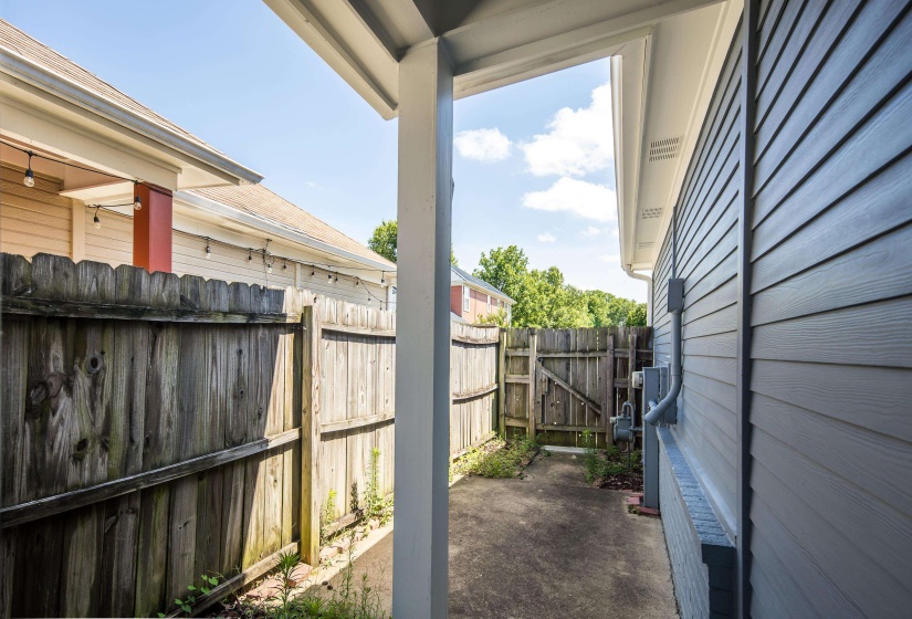 263 ISLAND VILLAGE DR, Memphis, Tennessee 38103, 3 Bedrooms Bedrooms, 5 Rooms Rooms,2 BathroomsBathrooms,Residential,For Sale,ISLAND VILLAGE,10225031