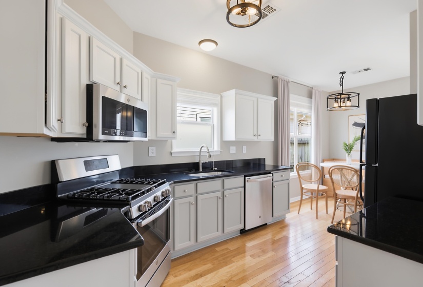 263 ISLAND VILLAGE DR, Memphis, Tennessee 38103, 3 Bedrooms Bedrooms, 5 Rooms Rooms,2 BathroomsBathrooms,Residential,For Sale,ISLAND VILLAGE,10225031