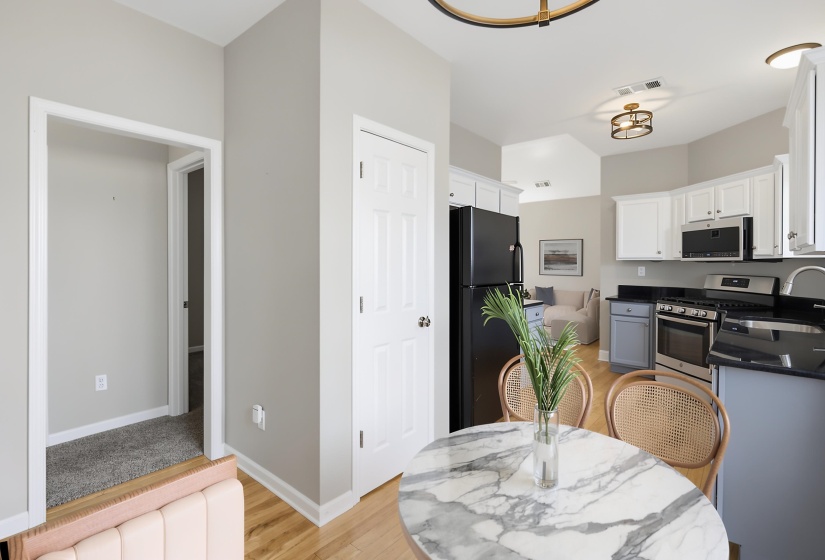 263 ISLAND VILLAGE DR, Memphis, Tennessee 38103, 3 Bedrooms Bedrooms, 5 Rooms Rooms,2 BathroomsBathrooms,Residential,For Sale,ISLAND VILLAGE,10225031