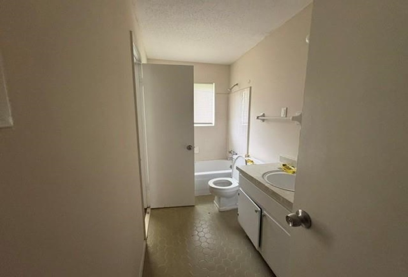 5267 BROKEN OAK DR, Memphis, Tennessee 38127, 3 Bedrooms Bedrooms, 6 Rooms Rooms,1 BathroomBathrooms,Rental Properties,For Sale,BROKEN OAK,10225050