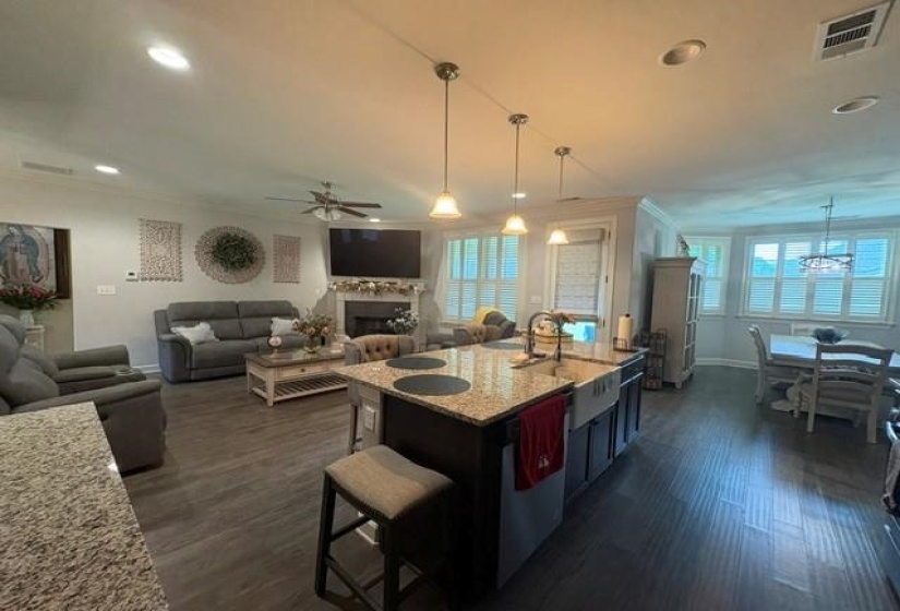 7856 COUNTRY LAKE DR, Bartlett, Tennessee 38133, 5 Bedrooms Bedrooms, 8 Rooms Rooms,3 BathroomsBathrooms,Rental Properties,For Sale,COUNTRY LAKE,10225053