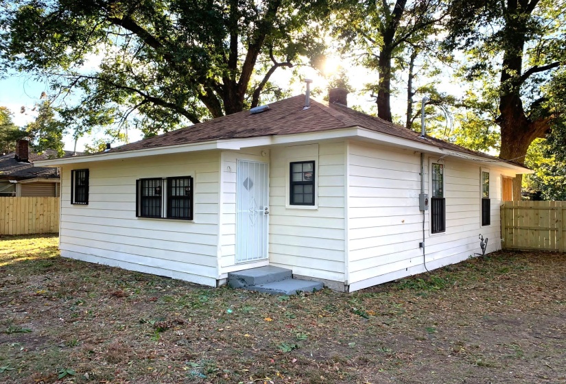 1456 HOLLYWOOD AVE, Memphis, Tennessee 38108, 2 Bedroom Bedrooms, 6 Room Rooms,1 BathroomBathrooms,Residential,For Sale,HOLLYWOOD,0,10225040