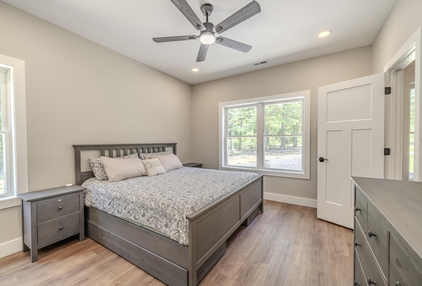 395 WEST DR, Savannah, Tennessee 38372, 3 Bedrooms Bedrooms, 6 Rooms Rooms,2 BathroomsBathrooms,Residential,For Sale,WEST,10225042
