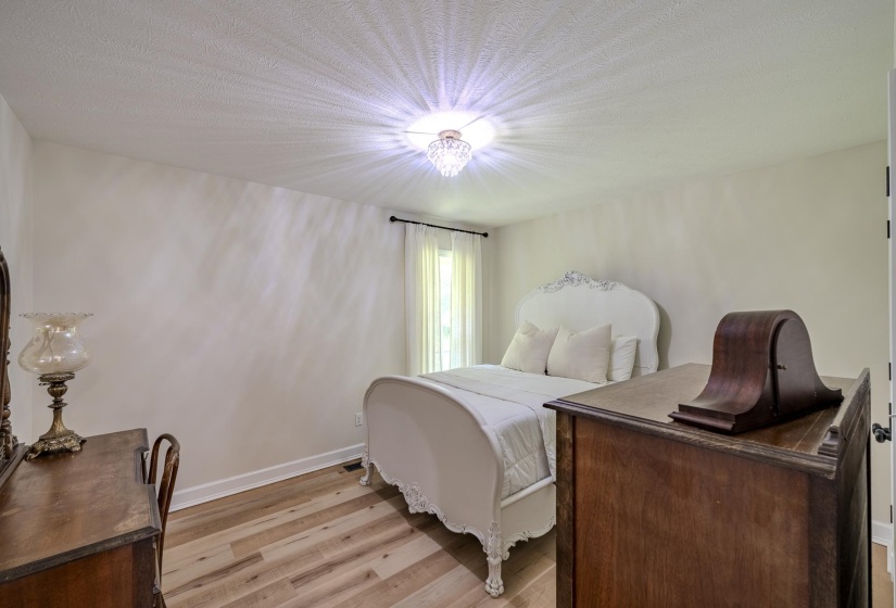 330 ROBIN HOOD LOOP, Savannah, Tennessee 38372, 4 Bedrooms Bedrooms, 8 Rooms Rooms,2 BathroomsBathrooms,Residential,For Sale,ROBIN HOOD,10225043
