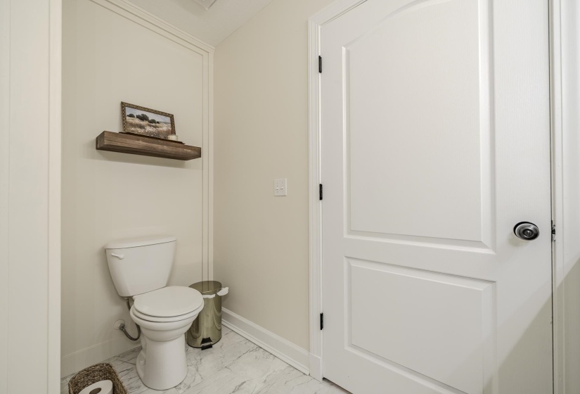 330 ROBIN HOOD LOOP, Savannah, Tennessee 38372, 4 Bedrooms Bedrooms, 8 Rooms Rooms,2 BathroomsBathrooms,Residential,For Sale,ROBIN HOOD,10225043
