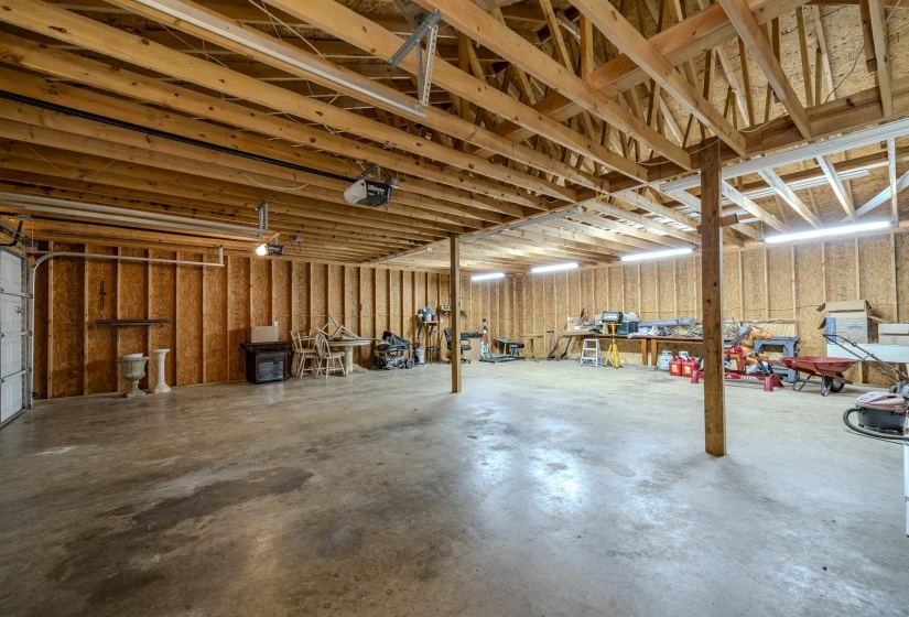 330 ROBIN HOOD LOOP, Savannah, Tennessee 38372, 4 Bedrooms Bedrooms, 8 Rooms Rooms,2 BathroomsBathrooms,Residential,For Sale,ROBIN HOOD,10225043