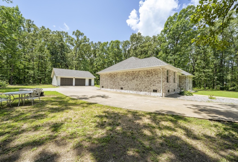 330 ROBIN HOOD LOOP, Savannah, Tennessee 38372, 4 Bedrooms Bedrooms, 8 Rooms Rooms,2 BathroomsBathrooms,Residential,For Sale,ROBIN HOOD,10225043