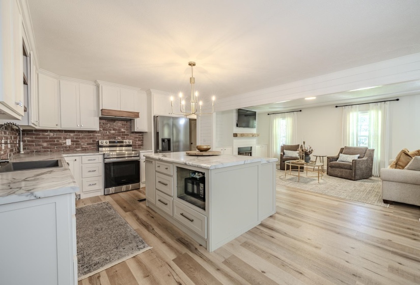 330 ROBIN HOOD LOOP, Savannah, Tennessee 38372, 4 Bedrooms Bedrooms, 8 Rooms Rooms,2 BathroomsBathrooms,Residential,For Sale,ROBIN HOOD,10225043