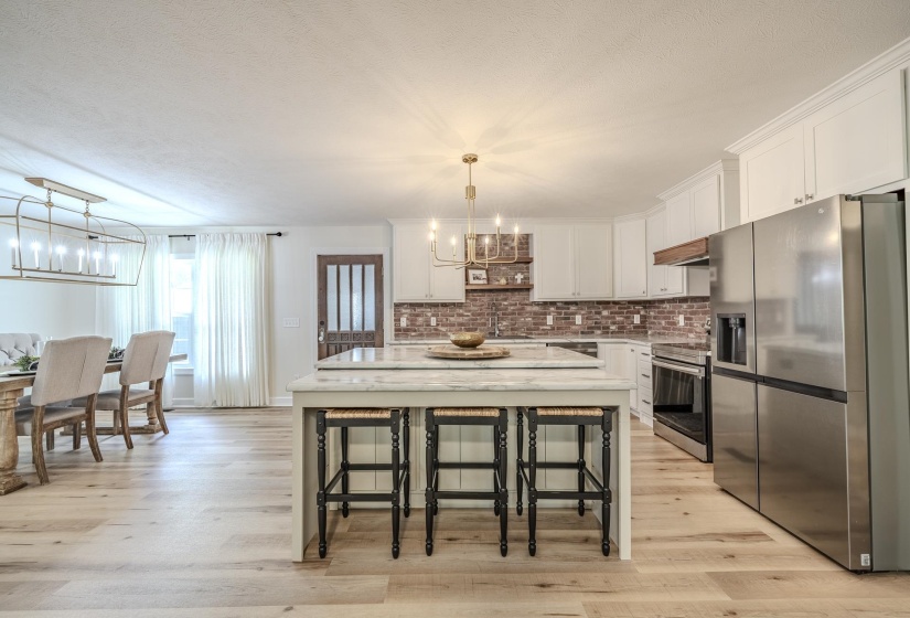 330 ROBIN HOOD LOOP, Savannah, Tennessee 38372, 4 Bedrooms Bedrooms, 8 Rooms Rooms,2 BathroomsBathrooms,Residential,For Sale,ROBIN HOOD,10225043
