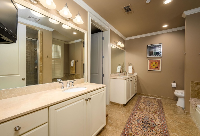5204 LEXINGTON CLUB CV, Memphis, Tennessee 38117, 2 Bedrooms Bedrooms, 7 Rooms Rooms,2 BathroomsBathrooms,Residential,For Sale,LEXINGTON CLUB,10225048