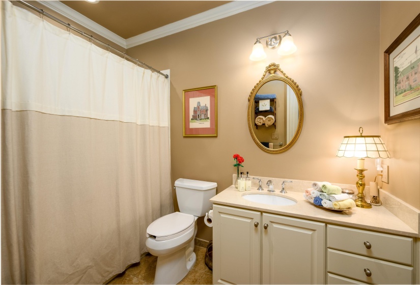 5204 LEXINGTON CLUB CV, Memphis, Tennessee 38117, 2 Bedrooms Bedrooms, 7 Rooms Rooms,2 BathroomsBathrooms,Residential,For Sale,LEXINGTON CLUB,10225048