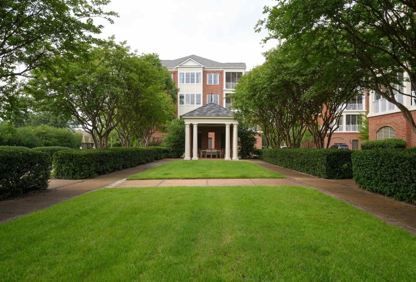5204 LEXINGTON CLUB CV, Memphis, Tennessee 38117, 2 Bedrooms Bedrooms, 7 Rooms Rooms,2 BathroomsBathrooms,Residential,For Sale,LEXINGTON CLUB,10225048