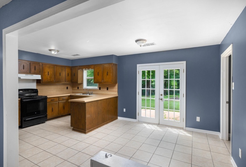 1174 PORTERSVILLE RD, Atoka, Tennessee 38004, 3 Bedrooms Bedrooms, 6 Rooms Rooms,1 BathroomBathrooms,Residential,For Sale,PORTERSVILLE,10225049