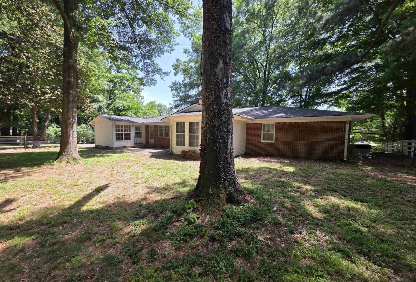 279 CHURCH ST, Ripley, Tennessee 38063-1633, 3 Bedrooms Bedrooms, 9 Rooms Rooms,2 BathroomsBathrooms,Residential,For Sale,CHURCH,10225058