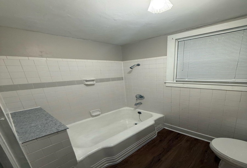 1195 DOROTHY PL, Memphis, Tennessee 38104, 1 Bedroom Bedrooms, 4 Rooms Rooms,1 BathroomBathrooms,Rental Properties,For Sale,DOROTHY,10225077