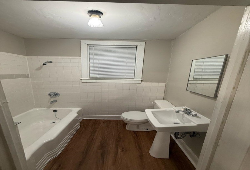 1195 DOROTHY PL, Memphis, Tennessee 38104, 1 Bedroom Bedrooms, 4 Rooms Rooms,1 BathroomBathrooms,Rental Properties,For Sale,DOROTHY,10225077