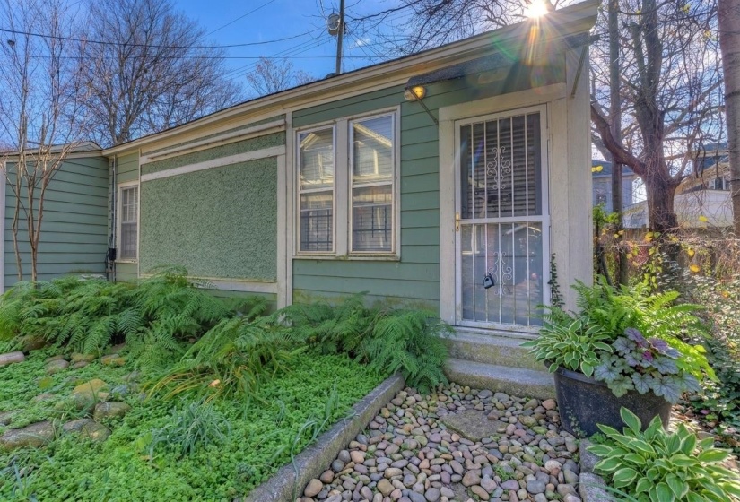 1195 DOROTHY PL, Memphis, Tennessee 38104, 1 Bedroom Bedrooms, 4 Rooms Rooms,1 BathroomBathrooms,Rental Properties,For Sale,DOROTHY,10225077
