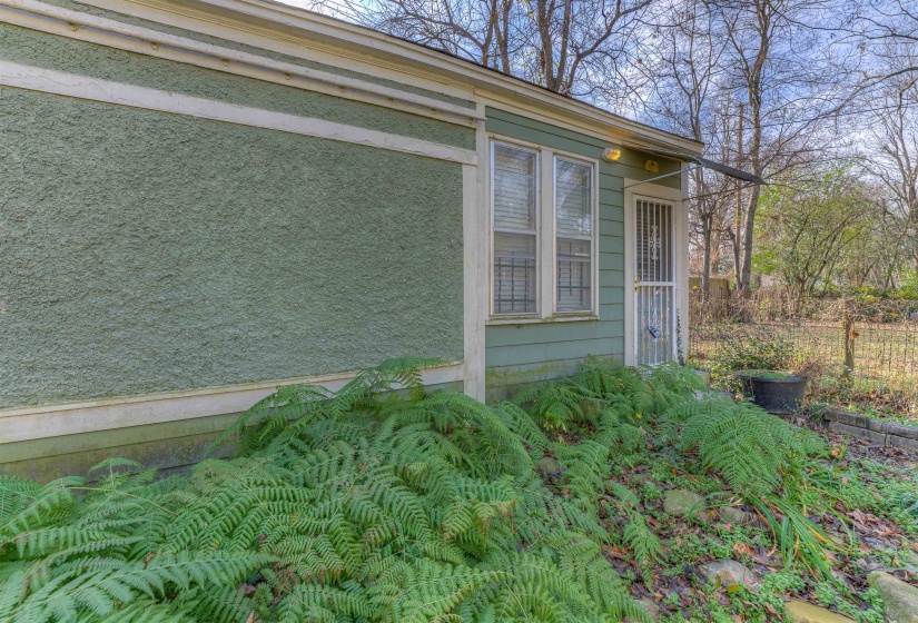 1195 DOROTHY PL, Memphis, Tennessee 38104, 1 Bedroom Bedrooms, 4 Rooms Rooms,1 BathroomBathrooms,Rental Properties,For Sale,DOROTHY,10225077