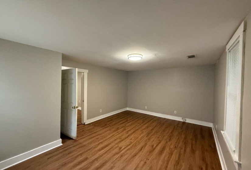 1195 DOROTHY PL, Memphis, Tennessee 38104, 1 Bedroom Bedrooms, 4 Rooms Rooms,1 BathroomBathrooms,Rental Properties,For Sale,DOROTHY,10225077